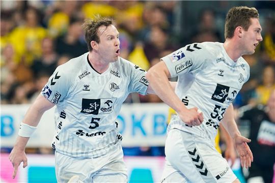 Sander Sagosen (l) und der THW Kiel setzten sich bei den Rhein-Neckar Löwen durch.