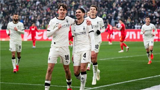 Sander und Diks freuen sich über die frühe Führung.