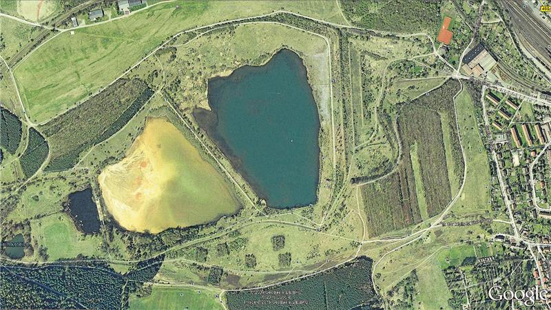 Ein Satellitenbild mit Blick auf die Bergeteiche am Rammelsberg oberhalb von Oker.