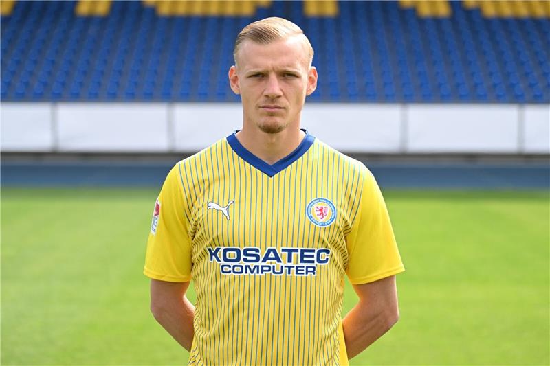 Einsatz von Braunschweigs Decarli weiter fraglich Saulo Decarli im Braunschweiger Eintracht-Stadion.