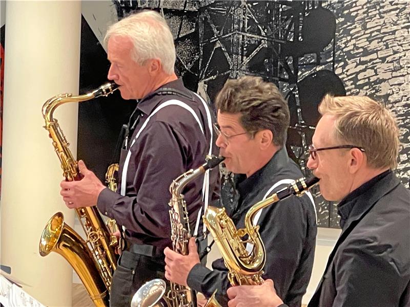Über den Siegeszug des Saxofons Saxofan-Konzert im Kreishaus, Kreismusikschule und Andrea Freisteiin-Schade
