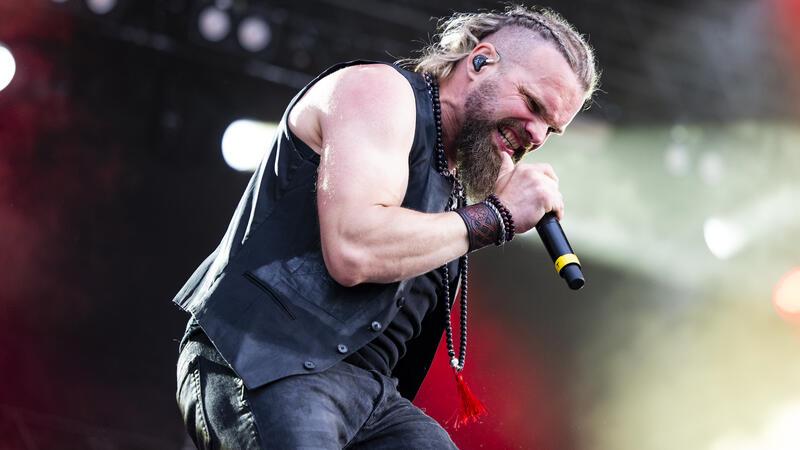 Rockharz-Festival in Ballenstedt liefert viele Höhenflüge Schandmaul-Gastsänger Alea.