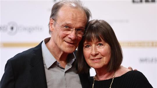 Schaupieler Edgar Selge findet, dass die Gesellschaft psychisch labile Menschen begleiten muss.