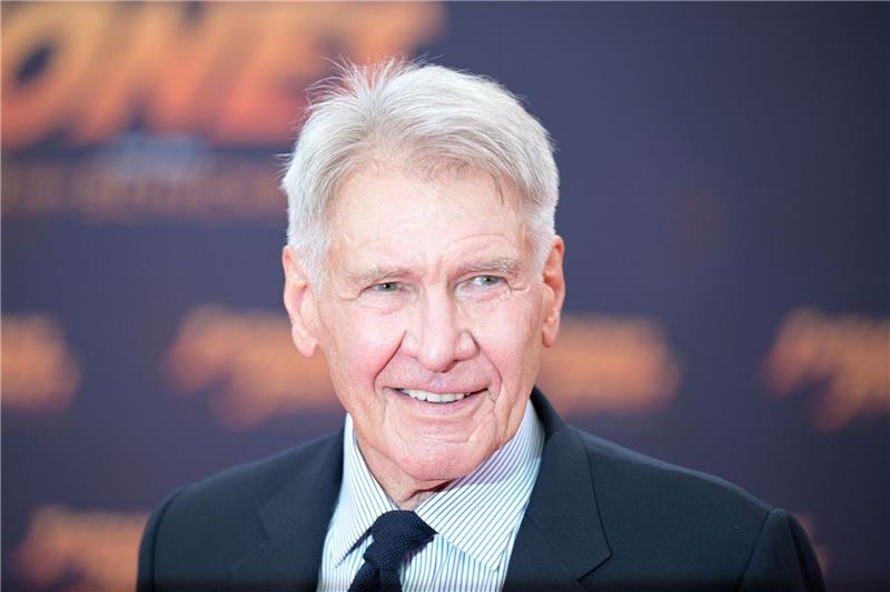 Harrison Ford: „An alle Produzenten: Ich bin bereit” Schauspieler Harrison Ford steht auf dem roten Teppich bei der Deutschlandpremiere des Films «Indiana Jones und das Rad des Schicksals» im Zoo Palast in Berlin.