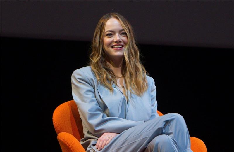 Emma Stone outet sich als Groupie von Taylor Swift Schauspielerin Emma Stone ist ein großer Fan von Taylor Swift.