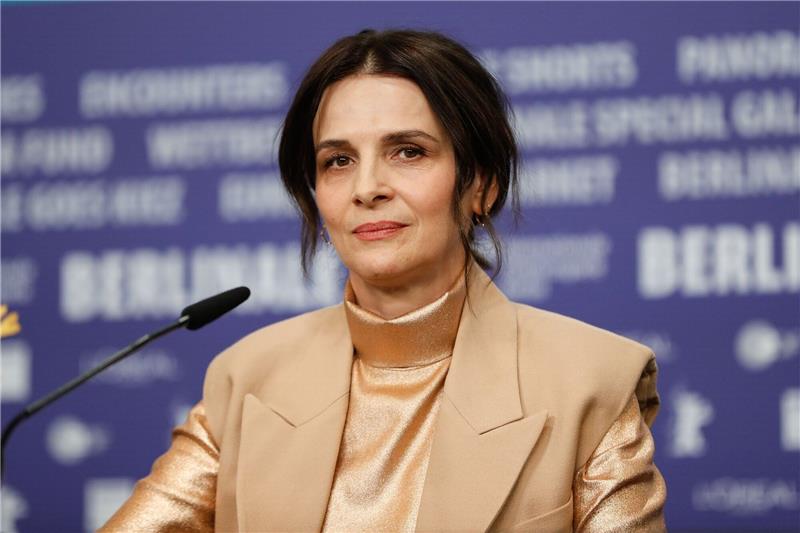 Iran-Proteste: Französische Stars schneiden sich Haare ab Schauspielerin Juliette Binoche bei der Berlinale im Februar.