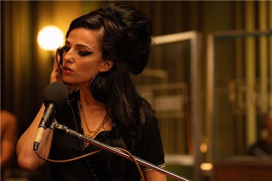 Schauspielerin Marisa Abela als Amy Winehouse.