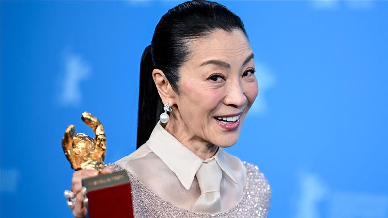 Schauspielerin Michelle Yeoh ist beim Photocall zur Verleihung des Golden Ehrenbären. Die 76. Internationalen Filmfestspiele Berlin finden vom 12. bis 22. Februar 2026 statt.