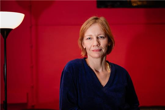 Schauspielerin Sandra Hüller in einem kleinen Saarbrücker Programmkino.