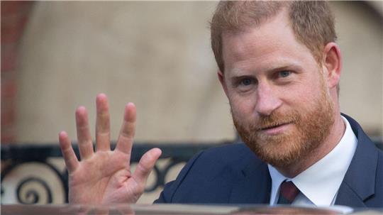 Scheint einen Schritt auf seine Familie zuzugehen: Prinz Harry. 