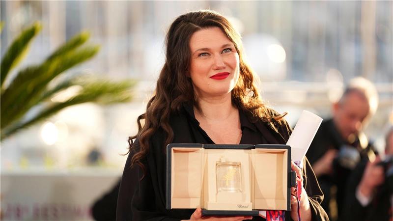 Cannes-Preis? Mascha Schilinski traute ihren Ohren nicht Schilinski teilt sich den Preis mit einem weiteren Regisseur.