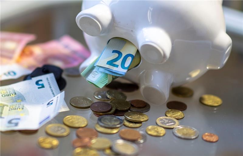 Oberharzer Lokalpolitiker wollen mehr Geld Schlachtet die Stadt für die Halle im Pfalzquartier ihr Sparschwein und geht an ihre eisernen Reserven? Oder ist am Ende alles gut angelegtes Geld, das mindestens eine gesellschaftliche Rendite bringt? Symbolfoto: Schmidt/dpa