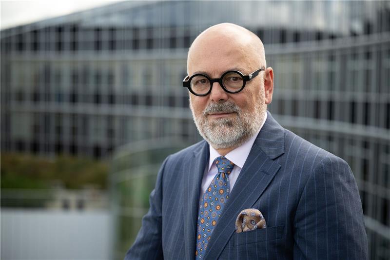 Schleswig-Holsteins früherer Ministerpräsident Torsten Albig (SPD) heuert als Lobbyist beim Tabakkonzern Philip Morris an.