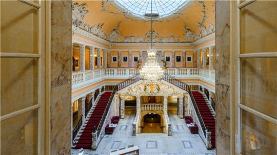 „Schloss Henkell“ nennt sich der Hauptsitz der Sektkellerei Henkel Freixenet in Wiesbaden. (Archivbild)