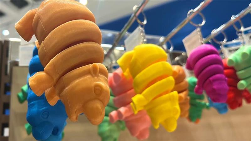 Ein Hippo-Mädchen als Kassenschlager: Das Phänomen Moo Deng Schlüsselanhänger in Form von Moo Deng sind ein beliebtes Souvenir.