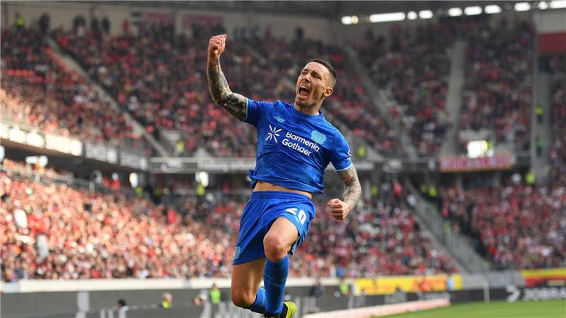 Schlug wieder mal per Freistoß zu: Bayers Alejandro Grimaldo.