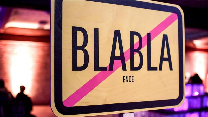 Schluss mit Blabla? Viele Erwachsene in Deutschland empfinden sogenannten Small Talk als oberflächlich.