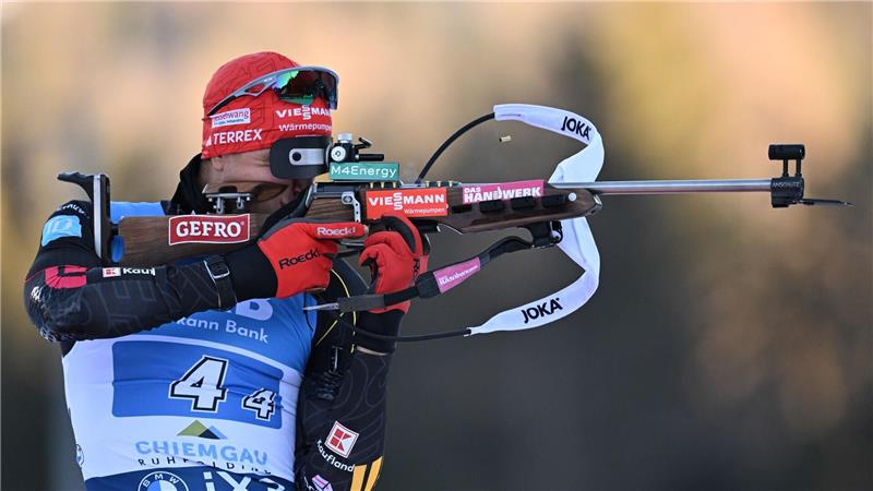 Schlussläufer Philipp Nawrath am Schießstand