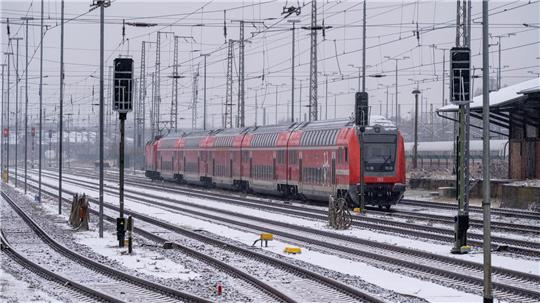 Schnee und Eis haben der Bahn zu schaffen gemacht.