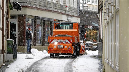 Schneeräumen in der Altstadt: Kritik am Winterdienst gibt es immer wieder, wenn die Temperaturen sinken.