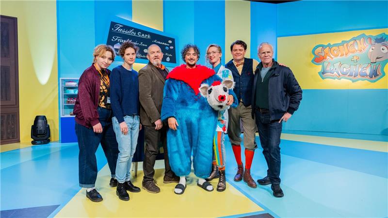 Kölner „Tatort“ hinter den Kulissen einer Kindersendung Schnell zeigt sich, dass es im Team der Sendung knirscht, sobald die Kamera aus ist.