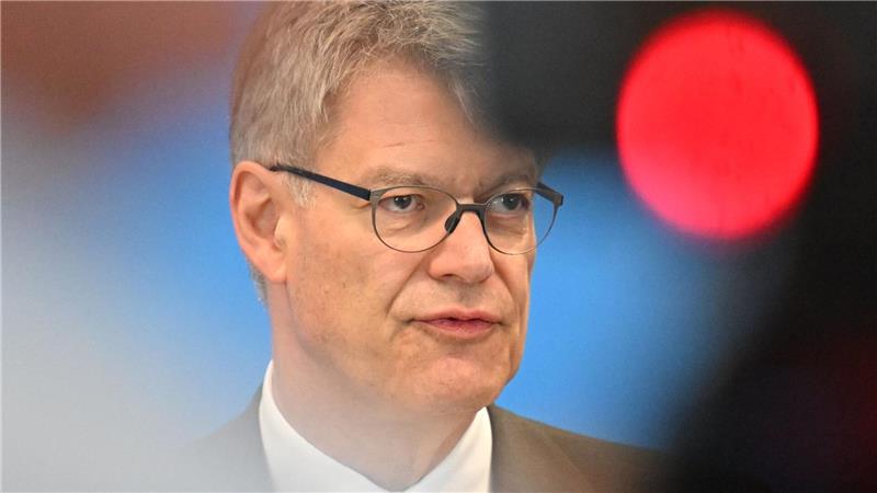 Schnieder will beim Neubau aufs Tempo drücken.