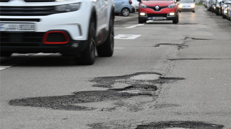 Volle Busse und Straßen wie Karies: Viele Ärgernisse in Hahnenklee Schöne Landschaft, überraschende Wendungen: Hahnenklee und sein Ortsrat sind bisweilen eine Wundertüte.