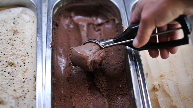 Schokolade ist die beliebteste Eissorte in Deutschland.