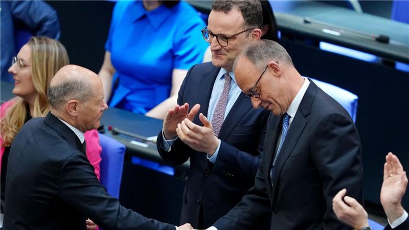 Scholz gehörte zu den ersten Gratulanten. 