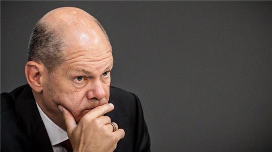 Scholz hat entschieden, dass die Ukraine von Deutschland gelieferte Waffen auch gegen militärische Ziele in Russland abfeuern darf.