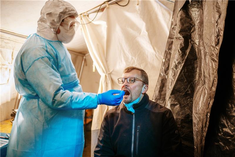 Schon Routine: Bereits seit kurz vor Weihnachten bietet die DRK-Bereitschaft in Braunlage Corona-Schnelltests an.  Archivfoto: Brabanski