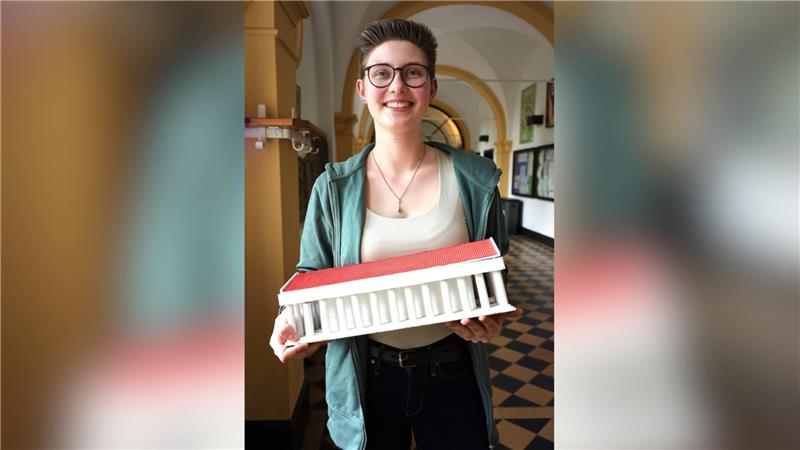 Die Goslarerin Leonie Rausche ist schon jetzt eine Landesbeste Schon Tradition am Ratsgymnasium: Leonie Rausche ist bereits jetzt eine von zwölf Landesbesten im Wettbewerb für alte Sprachen, den Niedersachsens Altphilologenverband alle zwei Jahre auslobt.