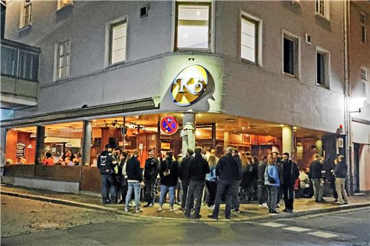 Schon am frühen Samstagabend ist beim „Kö“ einiges los.  Foto: Epping