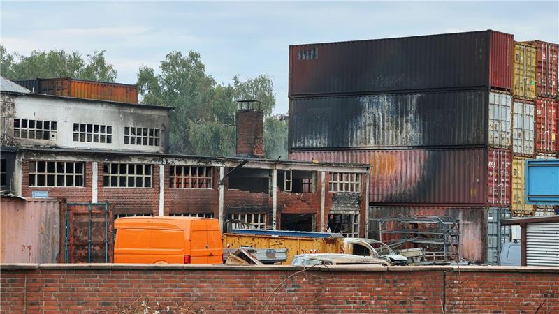 Löscheinsatz nach Großbrand Hamburger Hafen fast beendet Schon bald dürften endlich alle Container auf dem Gelände im Hamburger Hafen abgelöscht sein.