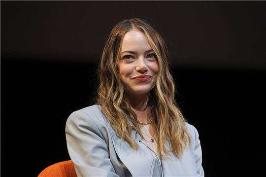 Schon für den Kurzfilm «Bleat» hatten Emma Stone und Regisseur Yorgos Lanthimos zusammengearbeitet. Nun erscheint ein neuer Film von Lanthimos und mit Oscar-Preisträgerin Stone: «Poor Things».
