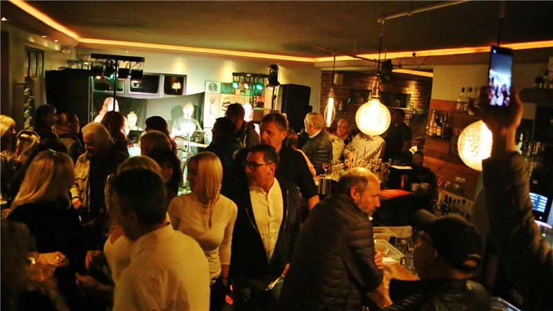 Honky-Tonk-Festival: Braunlage wird zur Kneipenbühne Schon im Vorjahr sorgt die Gruppe „Colour The Sky“ im „Jaspers“ für ein volles Haus.