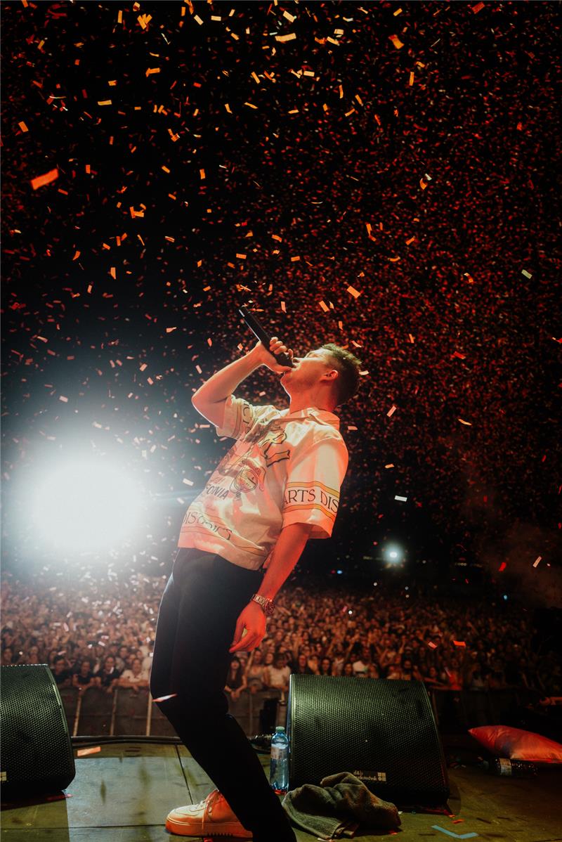 Schon jetzt freuen sich der Sänger und die Veranstalter auf den Gig. Foto: lukeandsimon