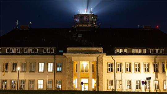 Schon seit dem frühen ist der Flughafen Braunschweig-Wolfsburg eine Alternative für Urlauber, die vom Warnstreik betroffen sind. (Archivbild) 