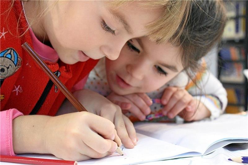 Lehrkräftemangel: So sieht die Lage an Goslarer Schulen aus Schreiben, Lesen, Rechnen: Ab 2024 sollen Niedersachsens Grundschüler drei Stunden mehr Unterricht für Grundkompetenzen erhalten. Aber woran krankt das System Schule noch? Symbolfoto: Pixabay