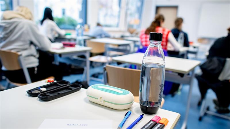 Das ändert sich in Oberstufe und Abitur Schriftliche Abiturprüfungen soll es in Niedersachsen bald seltener geben als bisher. (Archivbild)