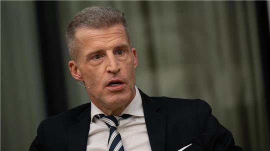 Schriftsteller Benjamin von Stuckrad-Barre bezeichnet die Literaturbranche als „notorisch verklemmt“ und von „Langweilern und Bedeutungshubern“ geprägt. (Archivbild)