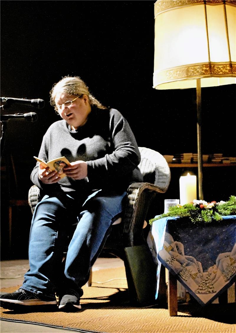 Schriftstellerin Petra Hartmann präsentiert ihre unterhaltsamen Märchen beim Frankenberger Winterabend in der Frankenberger Kirche.  Foto: Dürich