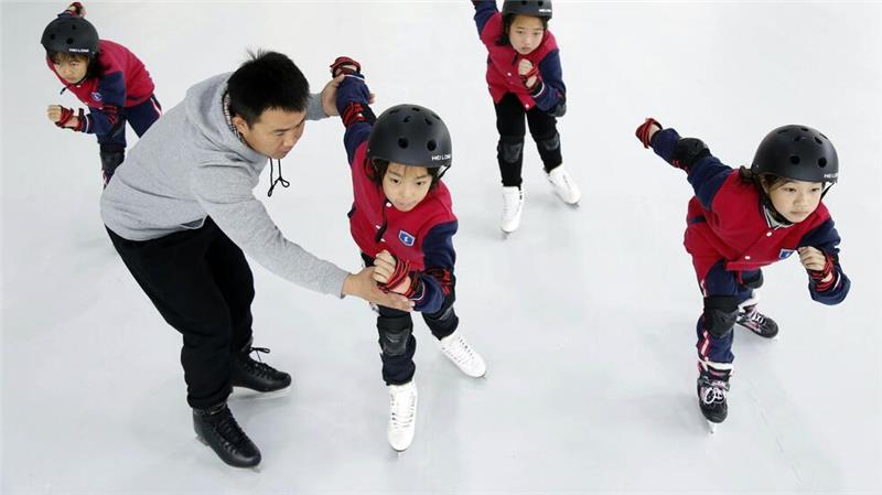 Schülerinnen und Schüler in China sollen auch mehr für Wintersportarten begeistert werden. (Archivbild)