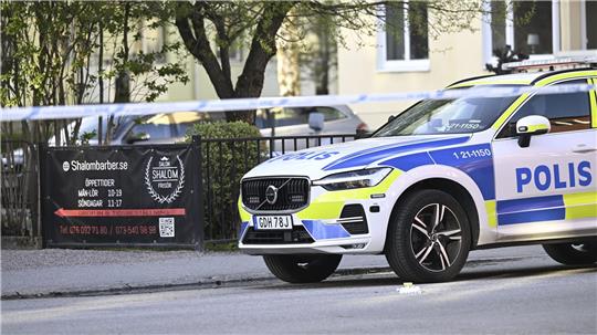 Schüsse mit drei Toten haben die schwedische Universitätsstadt Uppsala erschüttert.