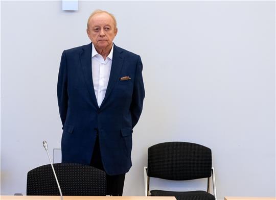 Schuhbeck war im Oktober 2022 vor dem Landgericht München I wegen Steuerhinterziehung in Millionenhöhe zu drei Jahren und zwei Monaten Haft verurteilt worden.