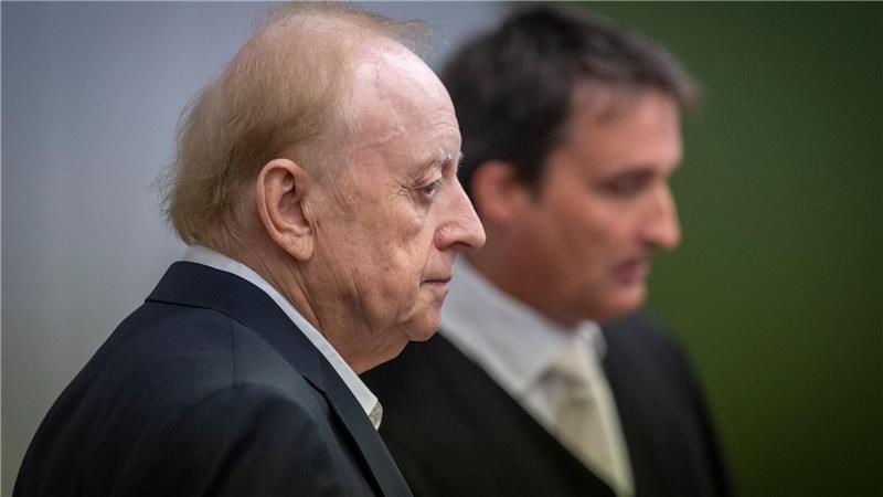 „Sie sind zu groß geworden“ - Wieder Haft für Schuhbeck Schuhbecks Verteidiger Norbert Scharf stellte keinen Antrag.