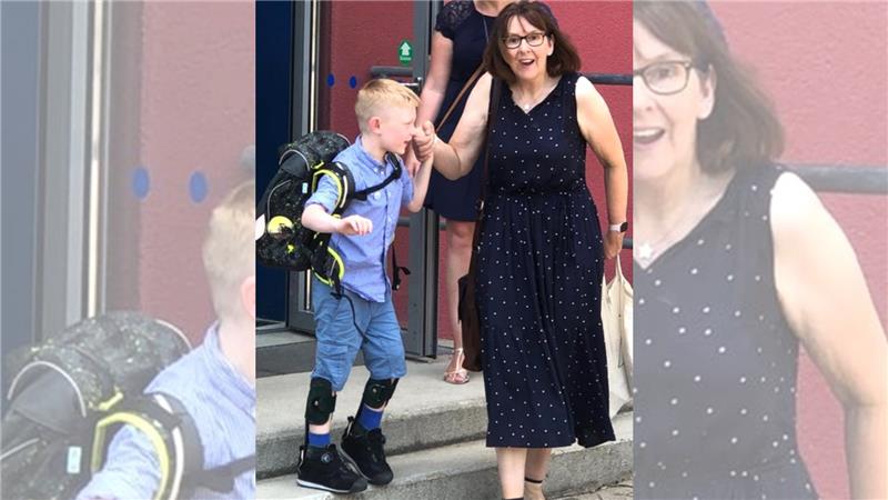 Spendenaktion für 7-Jährigen: Hermann hofft auf Operation Schulbegleiterin Kerstin Pawlak holt den siebenjährigen Schüler Hermann Plotz meist von der Grundschule in Hornburg ab. Foto: Privat