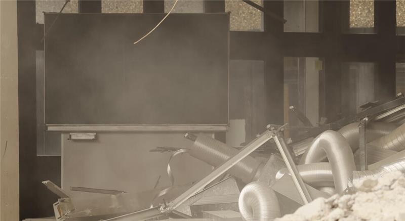 Schulerinnerungen: Ob noch jemand etwas an die Tafel schreiben möchte?