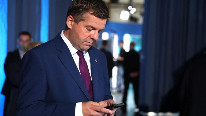 Wie gefährlich wird der AfD-Kantersieg für Merz? Schulze gibt sich am Wahlabend wortkarg.