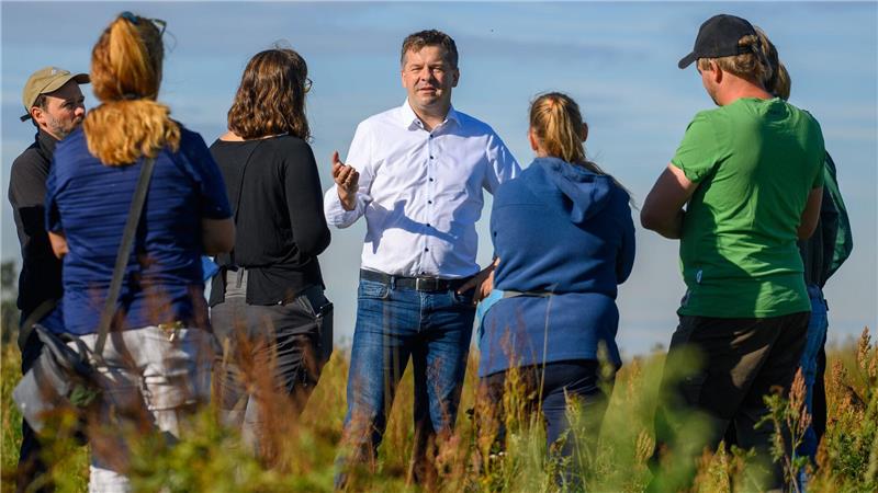 Schulze war schon als Minister für Wirtschaft, Tourismus, Landwirtschaft und Forsten viel unterwegs. (Archivbild)